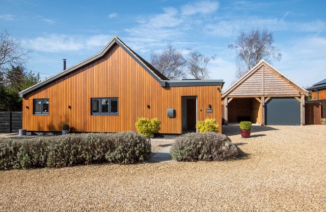 Field View - Three Bedroom House, Sleeps 6