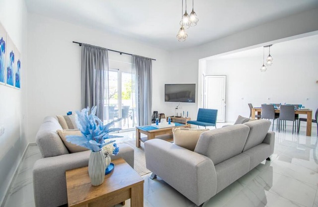 Fileo Family and Friends Living