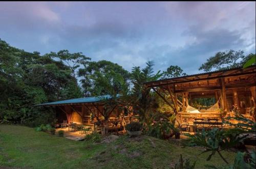 Finca Anjala - Architectural lodge on sustainable
