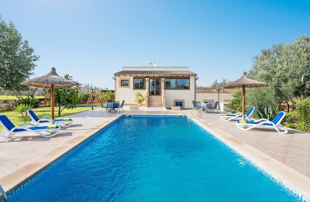 Finca Calderitx - Three Bedroom Villa, Sleeps 6