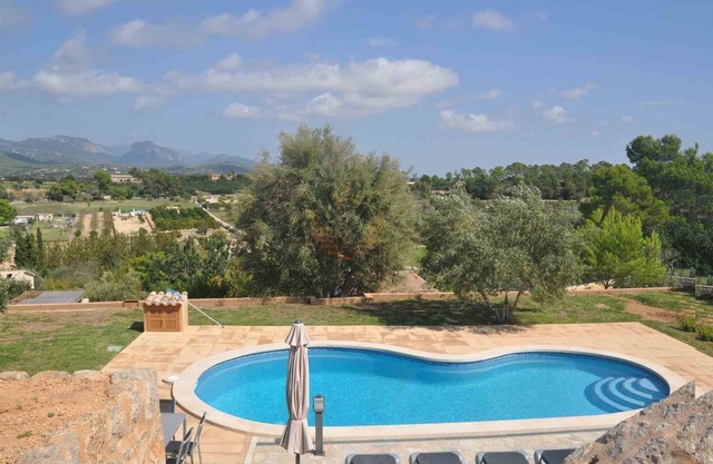 Finca Can Mirlo in en Santa Maria