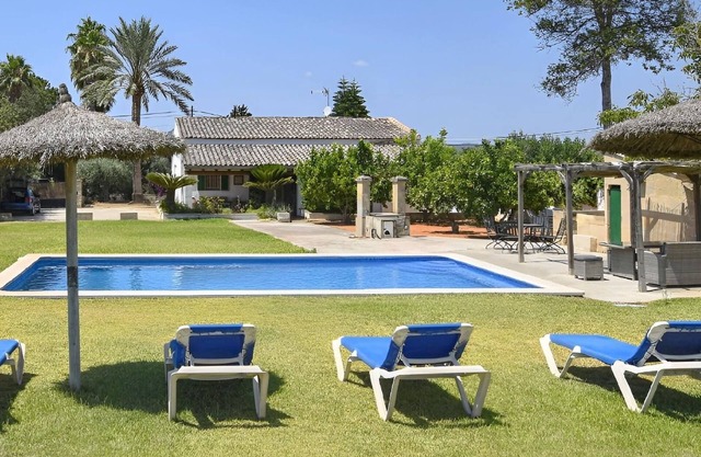 Finca "Valls" with garden, barbecue and terrace