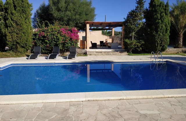 Finca with pool for nature lovers