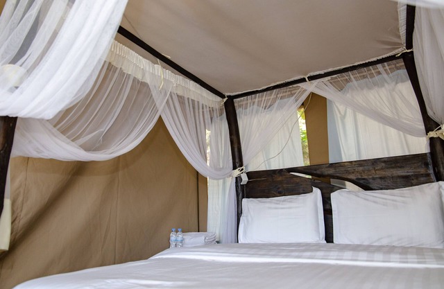 Find a quiet Beach resort at Rushel Kivu Resort!