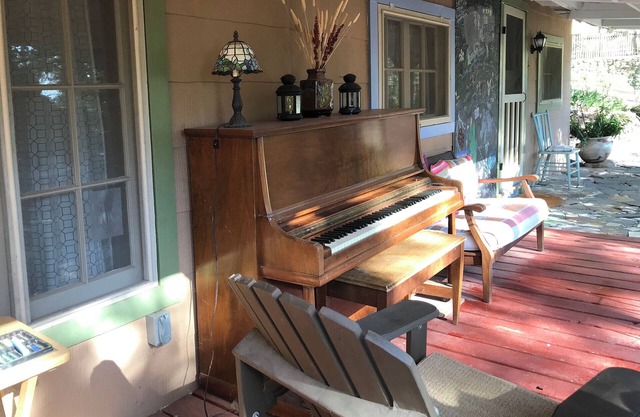 Find your vacation here, at Merrynook Cabin