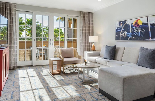 𝐅𝐢𝐧𝐝𝐢𝐧𝐠 𝐌𝐞𝐢𝐥𝐢-Waterside Newport Coast Resort + Amenities. 2BR Condo