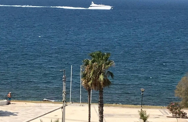 Finer Things Flisvos Beach Condo in Palaio Faliro for up to 6 people