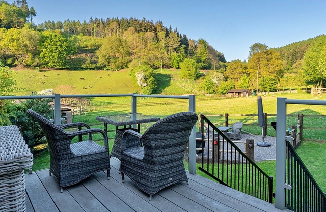 Finest Retreats | Lynx Lodge - Exotic Animal Sanctuary