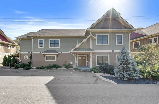 Fire Creek Retreat | Sleeps 48 | 12BR, 13BA Lodge!