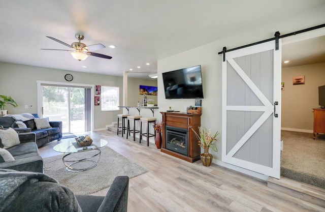 Fire Pit + BBQ: Wine Country Home in Placerville!