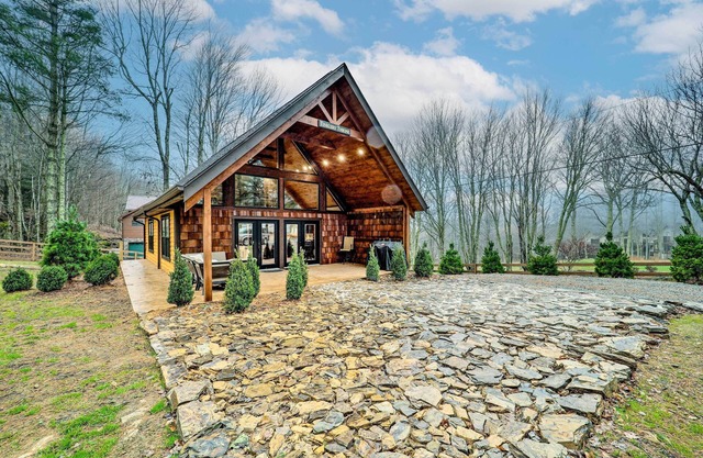 Fire Pit & Grill: Modern Beech Mountain Cabin!