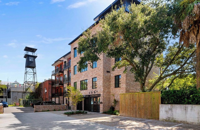 Fire Tower | 1BR Hideaway in Downtown CHS with TV!