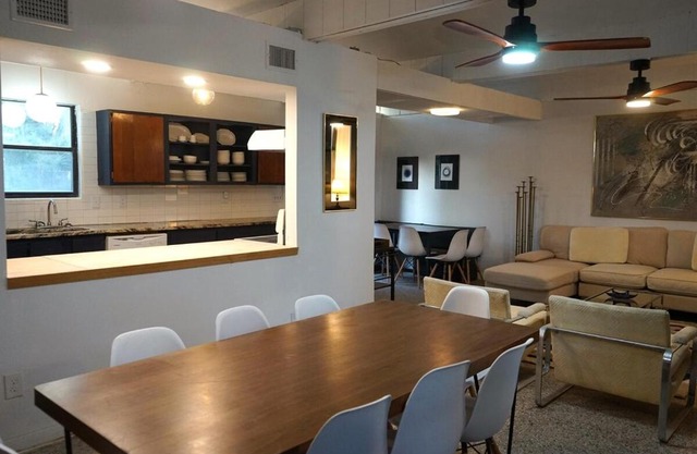 Firethorn Paradise - Family Friendly Fun Near the Beach, Dogs Welcomed