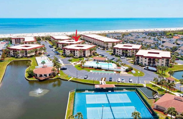 First Floor Condo. Steps to the Beach, hot tub and pool