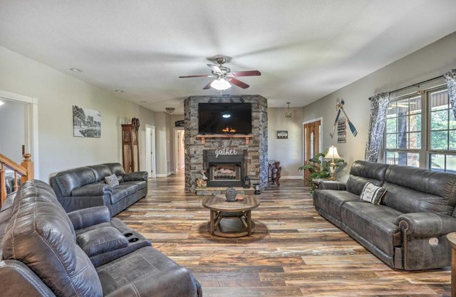 Fish, Kayak and More Lakefront Georgia Home