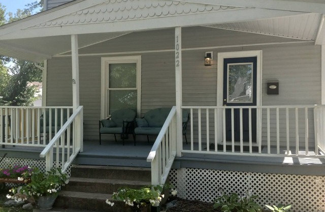 Fit For a Crew With a Hot Tub Too-5 bedrooms