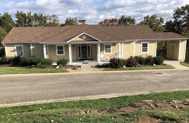 Five Star Villa Sleeps up to 10!