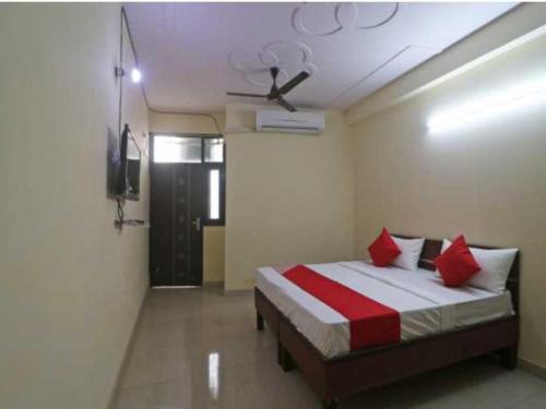 Flagship New Mayur Palace Near Adarsh Nagar Metro Station