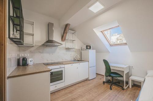 Flat Near Prague Castle Stylish & Prime Location 6
