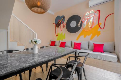 Fliphaus Serrano 1100 - Microteatro Plaza Cortazar 9 pax