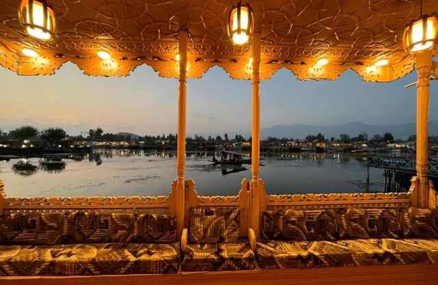 Floating Luxury Group Of Houseboats