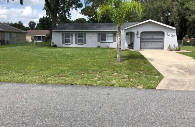 Florida escape Quiet area.Restaurants all over,Clearwater 1 hr away,Orlando1hr.