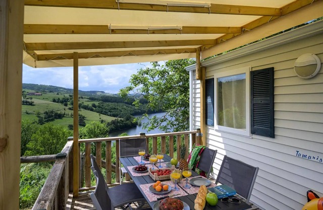 Flower Camping de Mars * - Mobile home View Loire Comfort 27m2/2 bedrooms 4 people