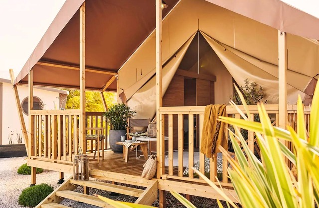 Flower Camping de Mars * - Woodlodge View Loire Comfort 26m2 - 2 bedrooms + terrace 4 people