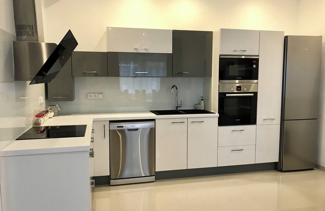 flumen stays I Cozy house with free parking & garden, close to public transport