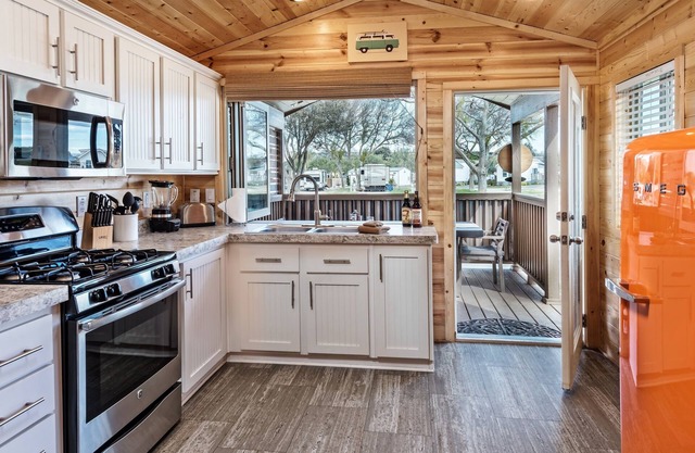 Flying Flags RV Resort & Campground