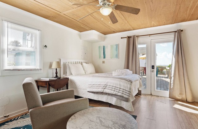 Folly Beach Stay - Oceanview Studio w/Balcony & Only 100 Steps to Sand!
