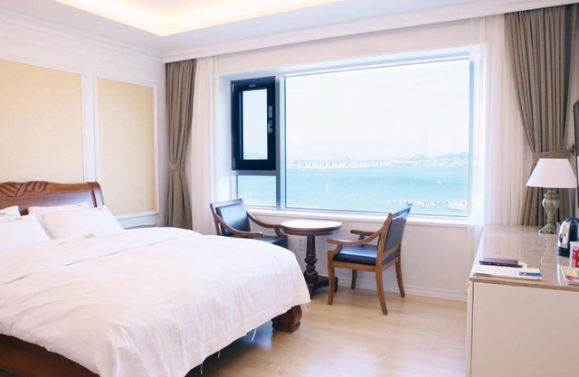 Fontana Beach Hotel
