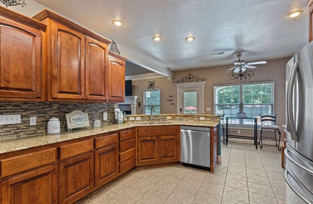 Forget your worries in this spacious and serene space