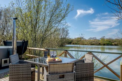 Four Lakes Retreat In Two