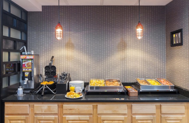 Four Points by Sheraton Charlotte - Pineville