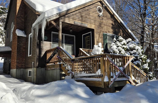 Four Season Vermont Getaway with Hot Tub