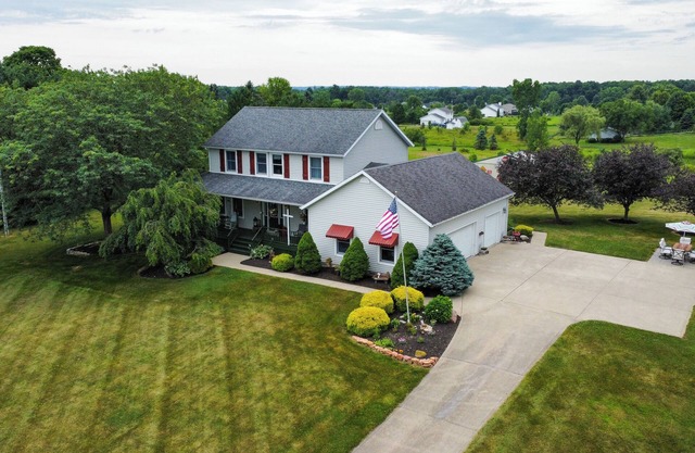 Fox Haven Sleeps 10 Mid-Ohio Raceway, OSR, Snow Trails Ski Resort, BibleWalk…