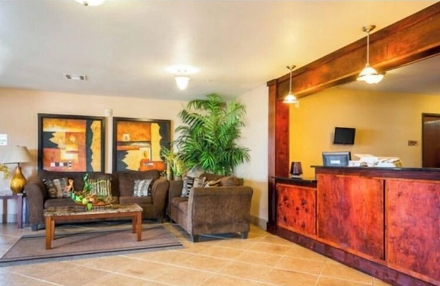 Franklin Inn & Suites