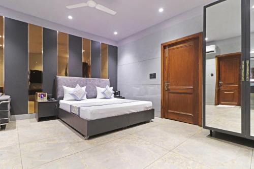 Frankstay By Hotel Preet 05 Mints Walking Distance Nizamuddin Railway Station