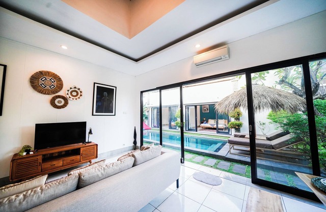 Free Airport Pickup | 3BR Villa in Legian-Seminyak
