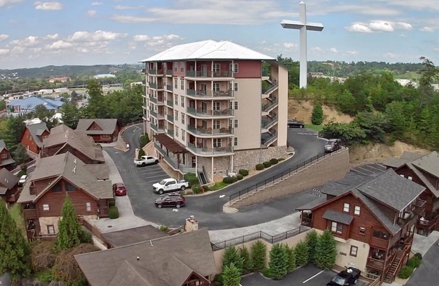 FREE Dollywood Ticket Big Bear Lodge 5005 REMODELED 2bd/2ba Pools View