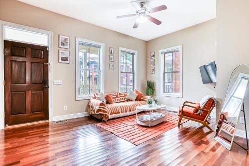 Free Early Check-In or Late Check-Out - Big Yard, BBQ - Near DT, Starland & River St