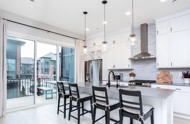 Free Golf Cart! Luxe Townhome Near Grand Park!