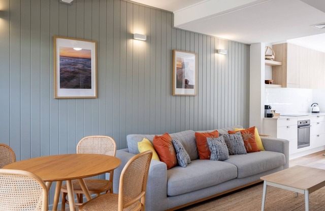 Free night on us this winter at Ocean Street Oasis