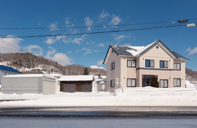 Free Shuttle Service to Rusutsu Resort