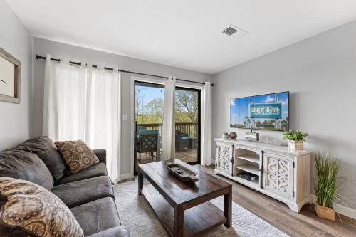 Free Silver Dollar City Tickets & other attractions! Branson, Walk-In Available