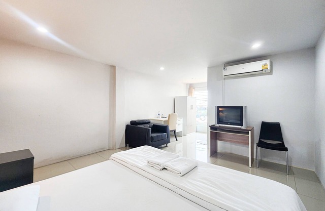 Freesia Guesthouse Suvarnabhumi