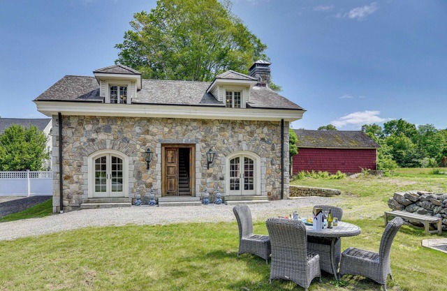 French Château Near Beaches, Mystic & Casinos!