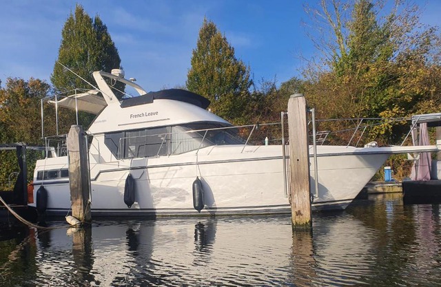 French Leave motor cruiser