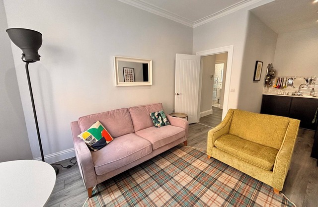 Fresh apartment in heart of Southside of Glasgow